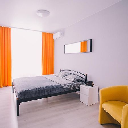 094 Жк Щасливий Нова Та Сучасна Квартира Kiev Ngoại thất bức ảnh